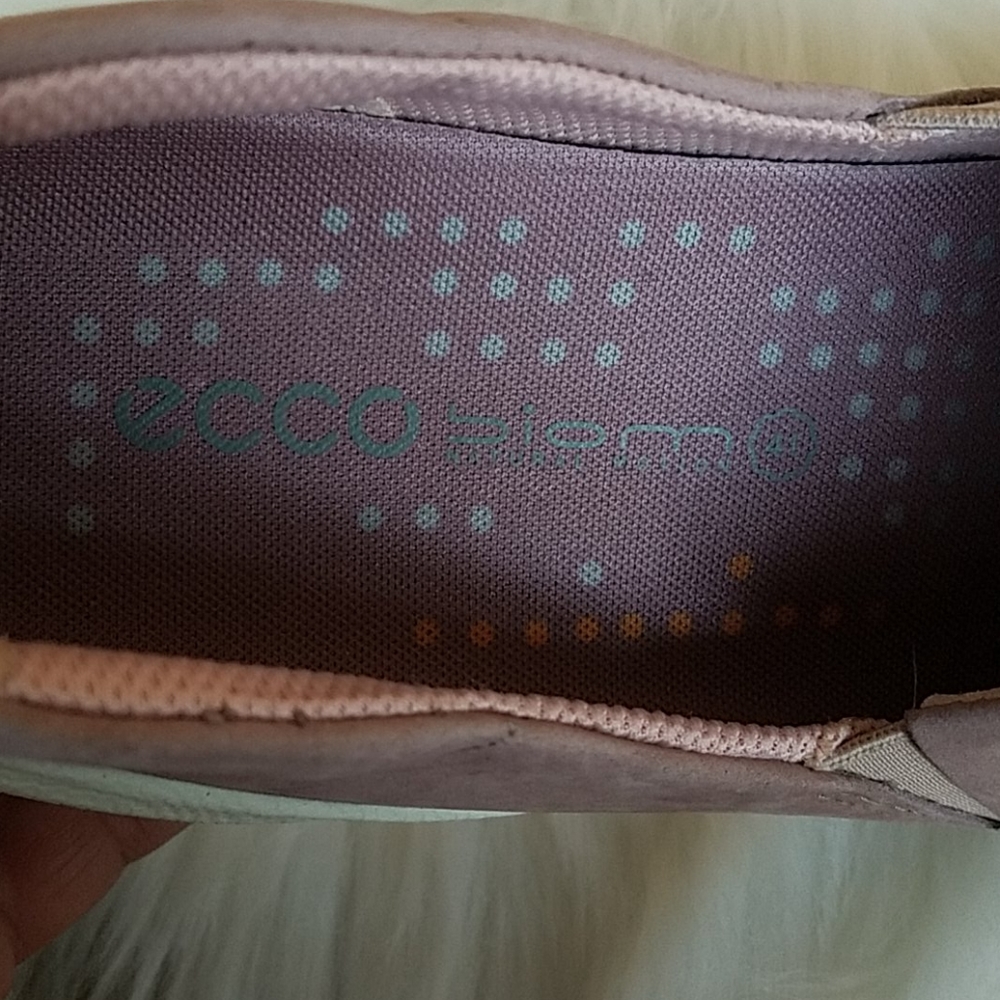 Ecco Slip-On Sneakers in Dusty Rose and White - Picture 9 of 15